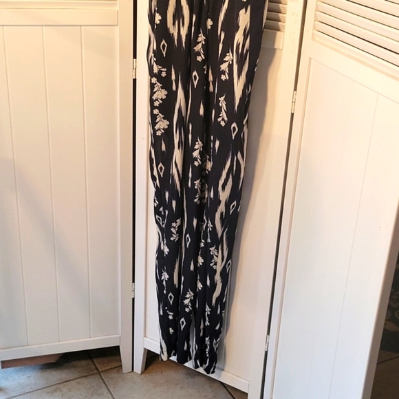 Xhilaration Navy Blue And White Abstract And Flowered SZM T Straped Jumpsuit - Picture 3 of 8